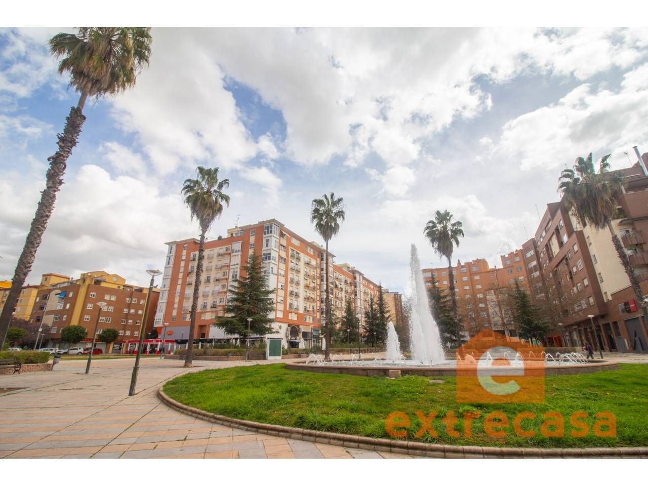 Vista exterior de Local de lloguer en Badajoz Capital amb Aire condicionat
