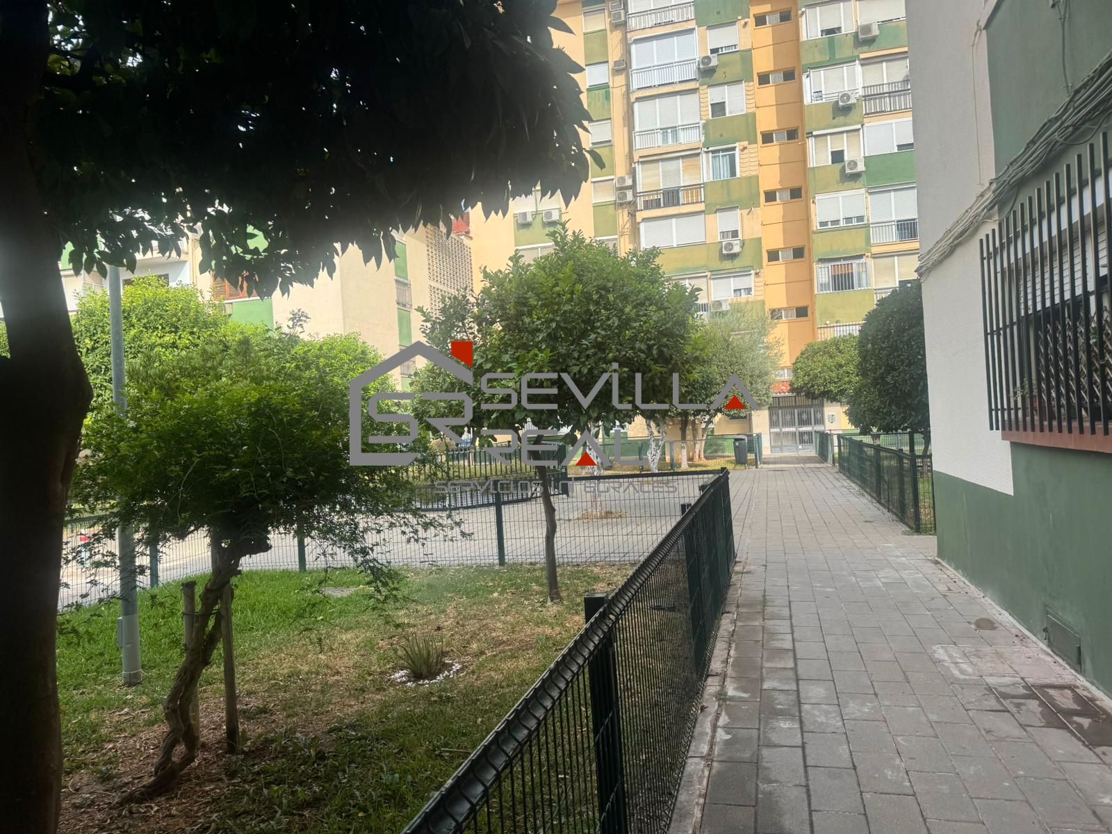 Planta baja for sale in Parque Alcosa