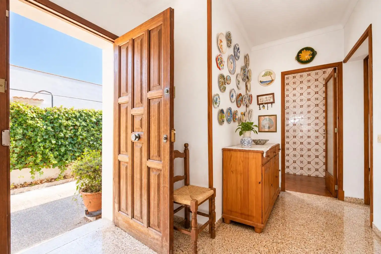 Detached house with garden for sale in Carrer del Lluç, imagen 4