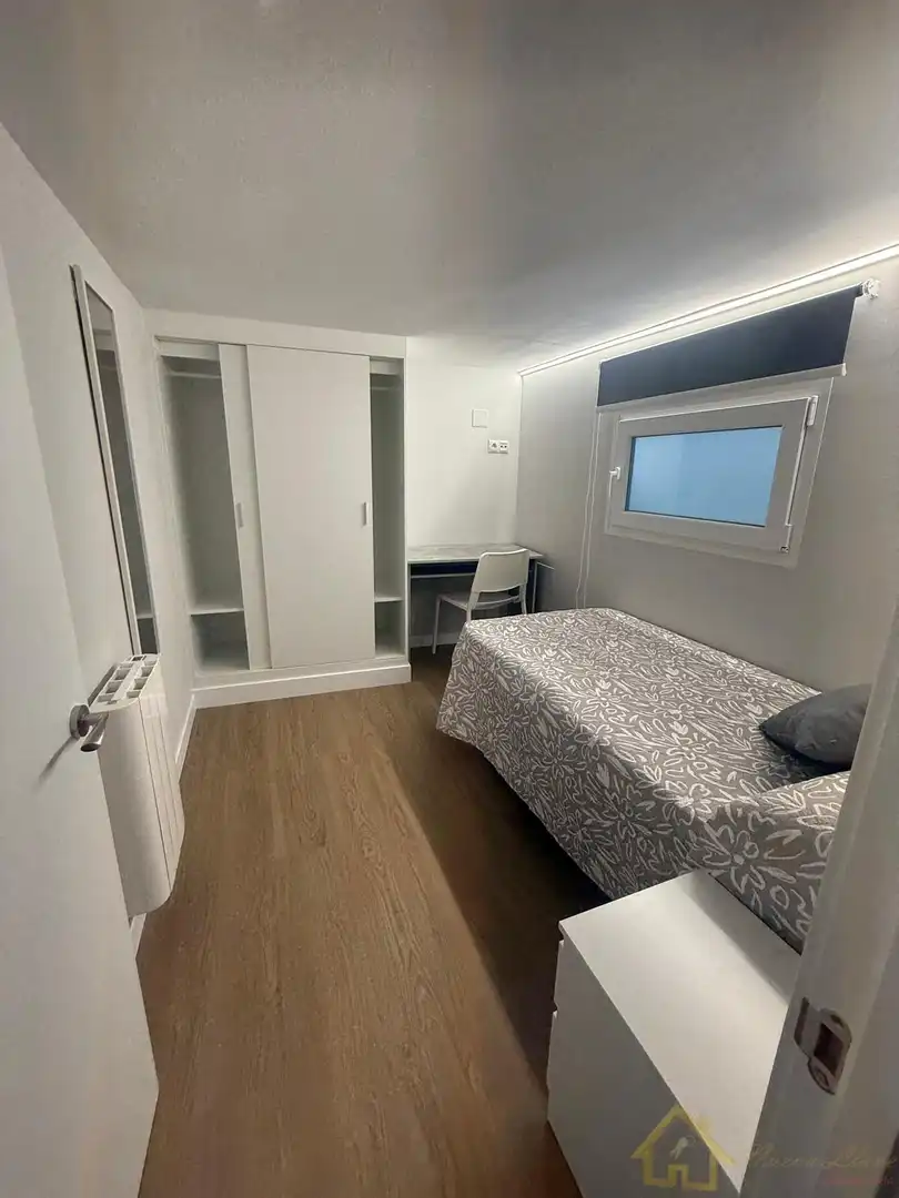 Habitación de Dúplex en venta en Lugo con Calefacción, Amueblado y Alarma