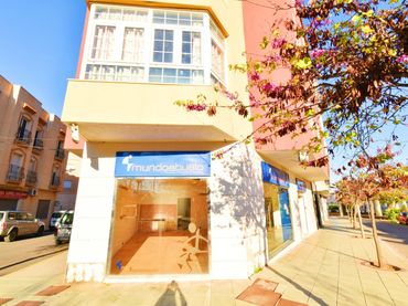 Local comercial en venda a Santa María del Águila