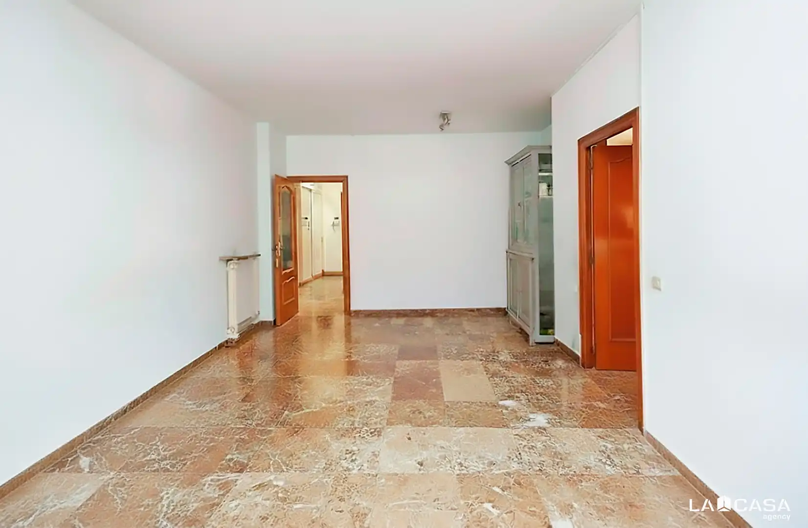 Piso en venta en Barcelona con Calefacción, Trastero y Balcón