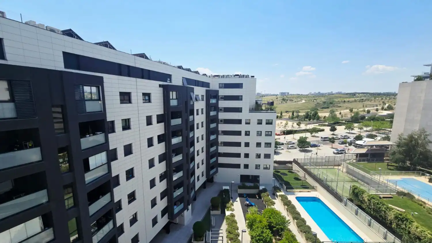 Vista exterior de Ático de alquiler en Madrid con Aire acondicionado, Calefacción y Terraza