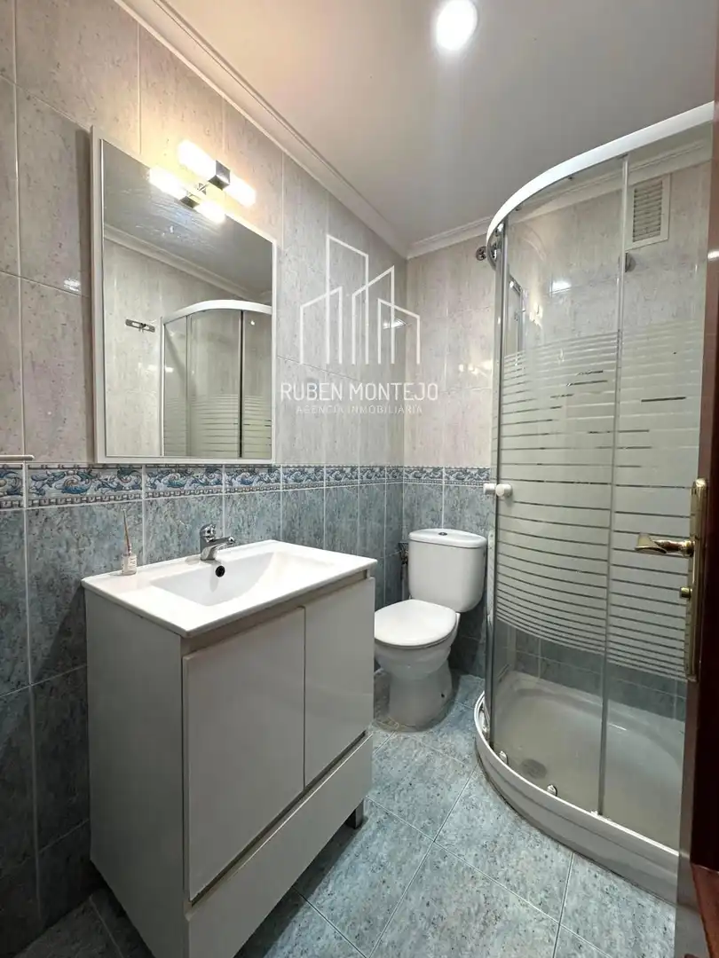 Badezimmer von Wohnung zur untervermieten in Salamanca mit Heizung, Terrasse und Möbliert