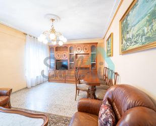 Sala d'estar de Pis de lloguer en Oviedo  amb Calefacció i Moblat