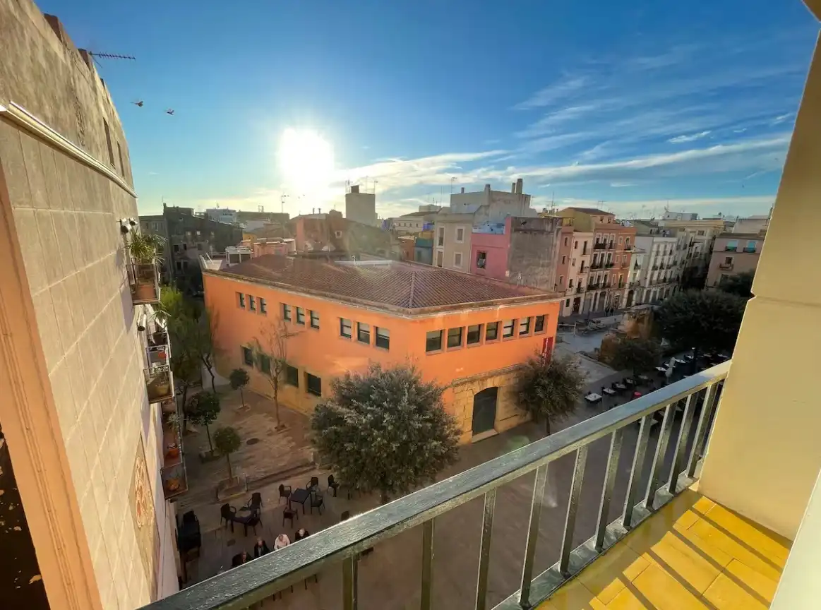 Außenansicht von Wohnungen zur Miete in Tarragona mit Klimaanlage, Heizung und Terrasse