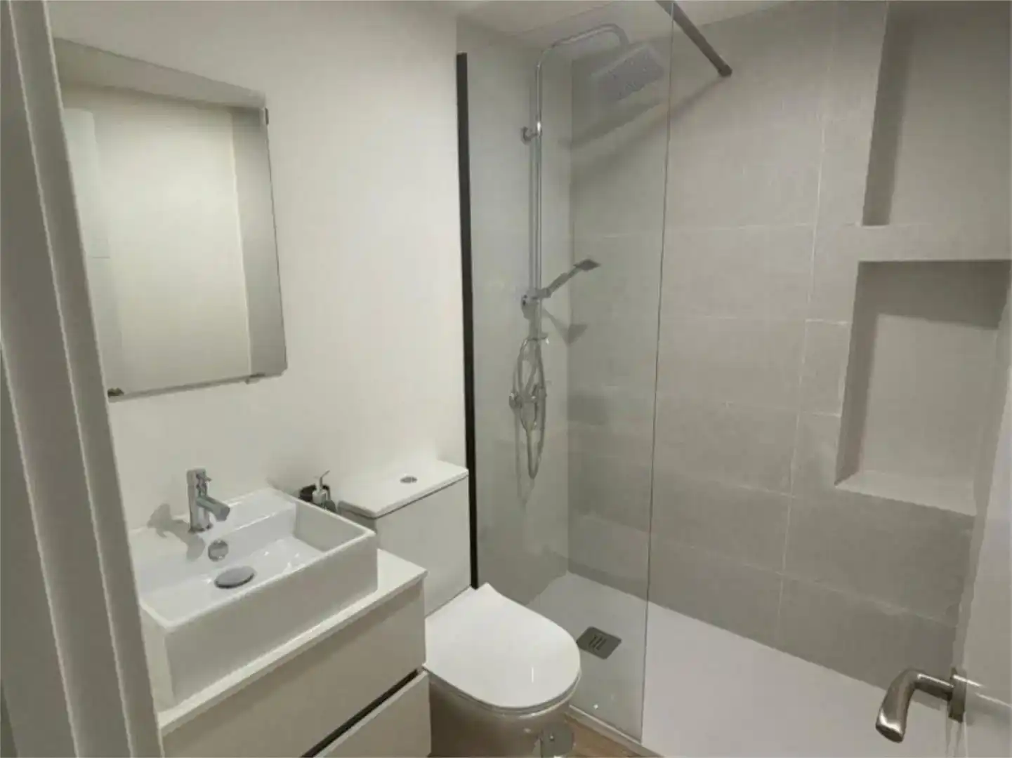 Bathroom of Flat for rent in Alcalá de Henares