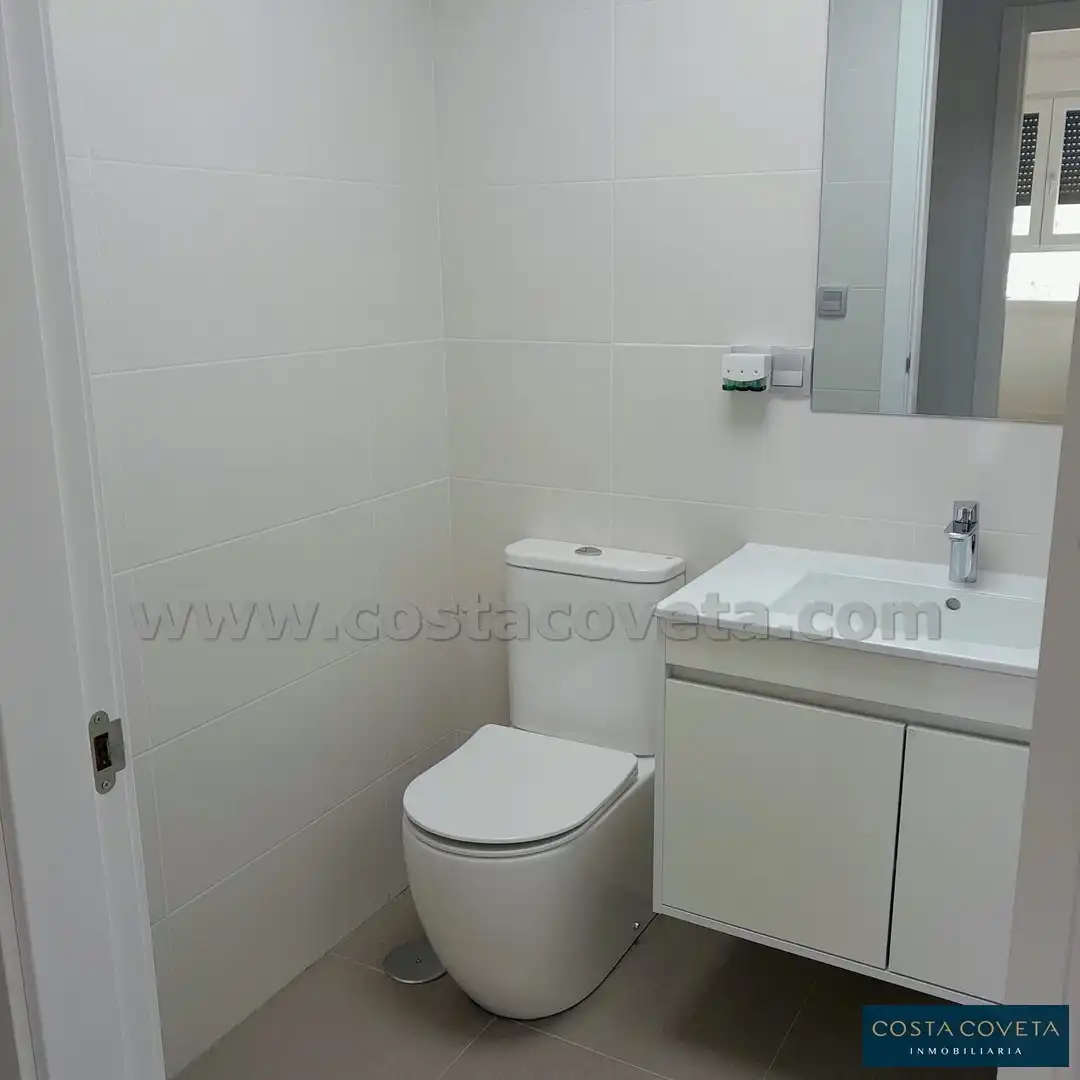 Bathroom of Apartments for sale in El Campello  with Air Conditioner, Swimming Pool and Furnished