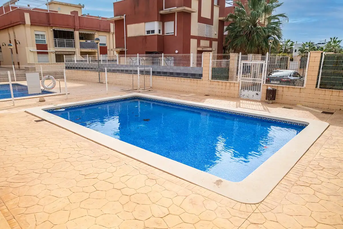 Piscina de Apartament en venda en Orihuela amb Terrassa, Piscina i Piscina comunitària