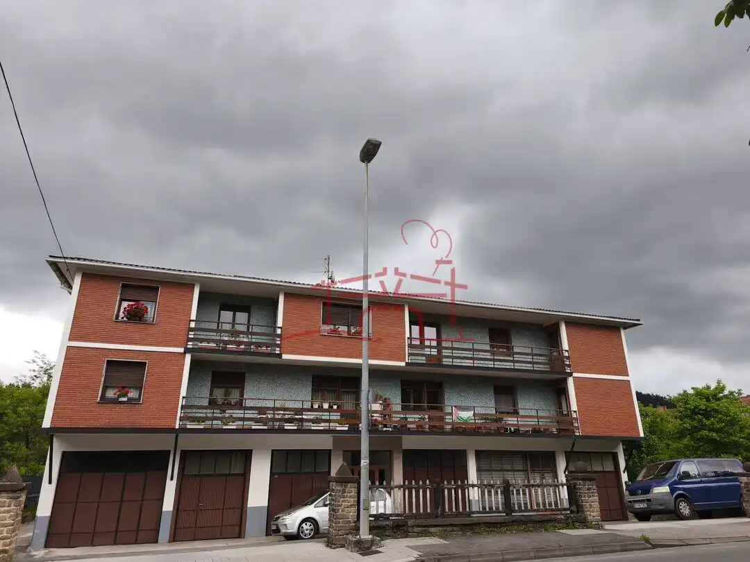 Vista exterior de Piso en venta en Abadiño  con Calefacción y Terraza