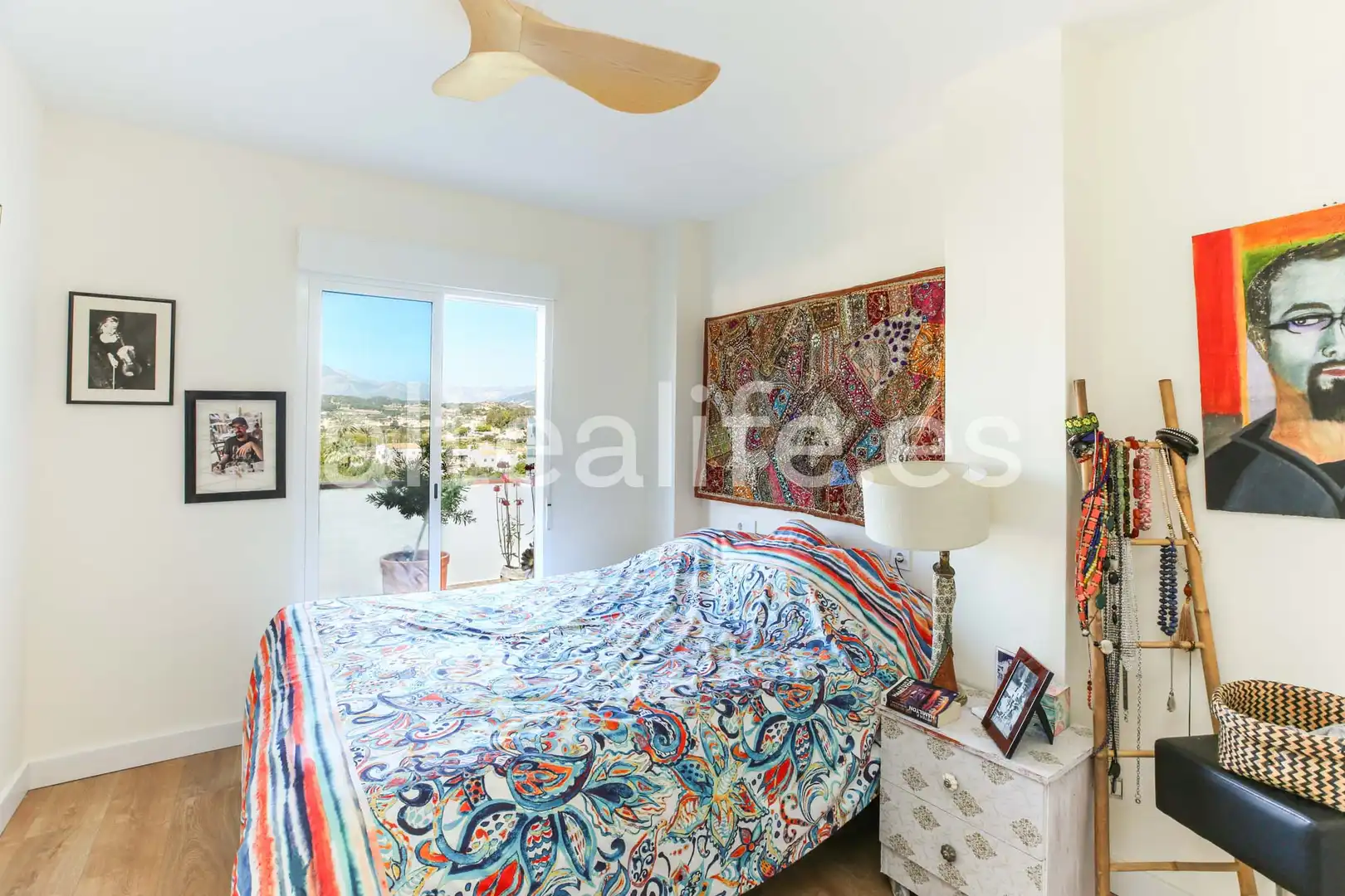 Schlafzimmer von Dachboden zum Verkauf in Altea mit Klimaanlage und Terrasse