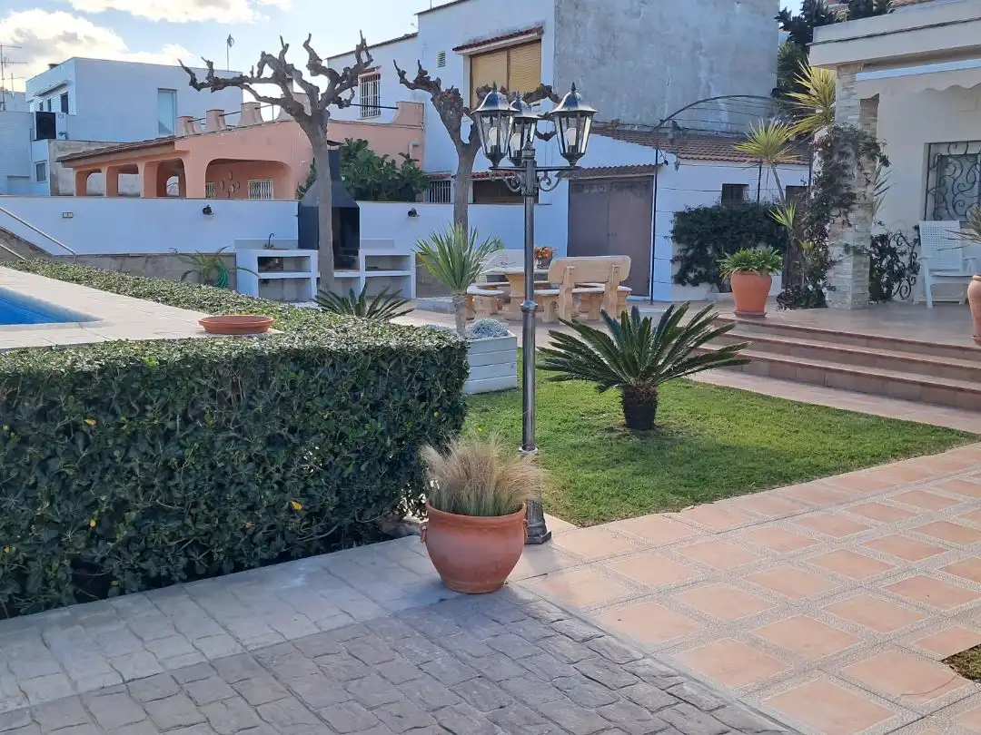 Detached house with garden for sale in carrer L'escua 28, imagen 4