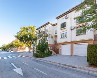 Exterior view of Single-family semi-detached for sale in  Granada Capital  with Air Conditioner, Heating and Terrace