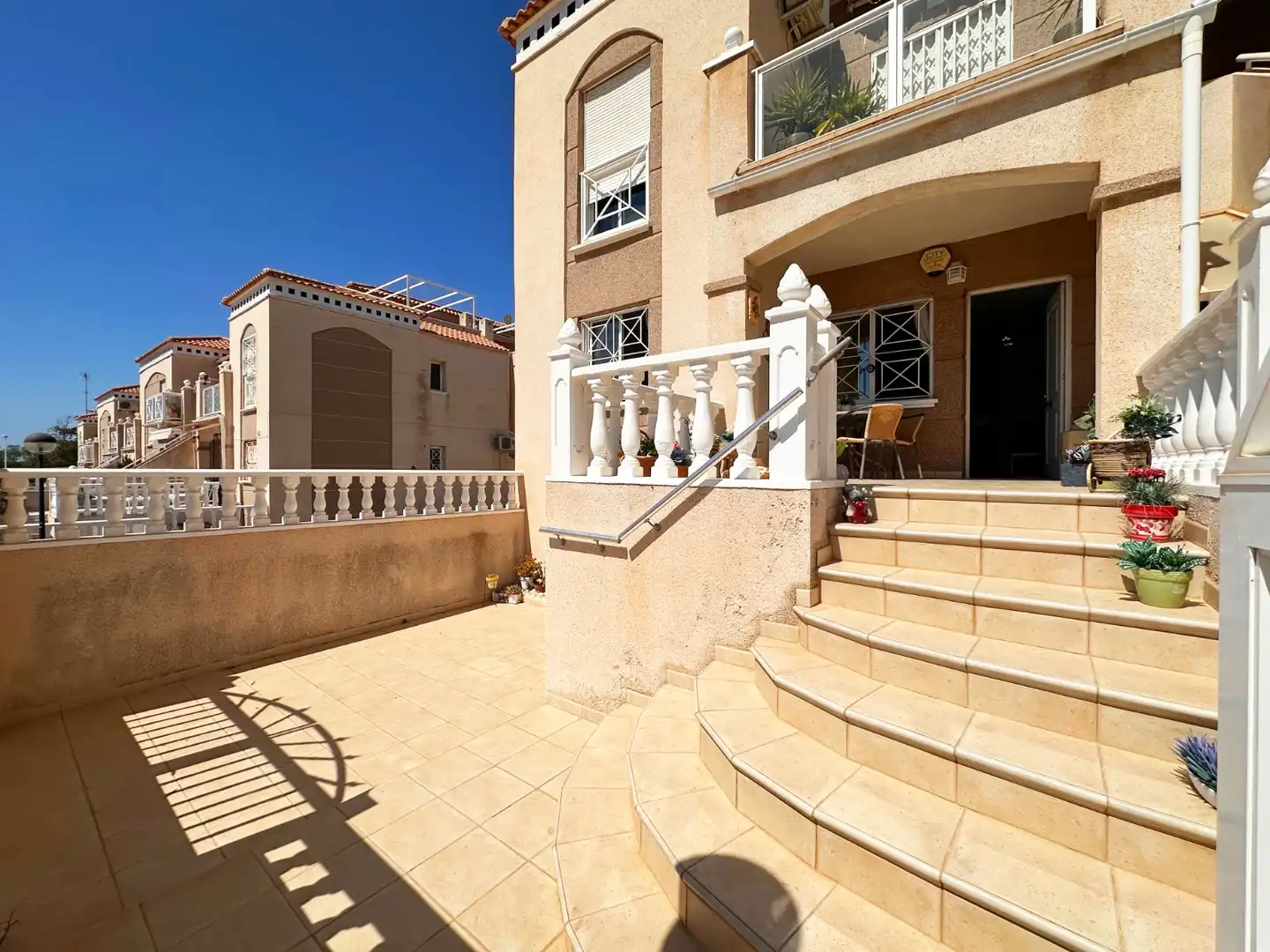 Ground floor with pool for sale in Centro