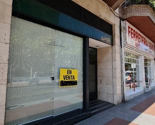 Vista exterior de Local en venda en  Logroño