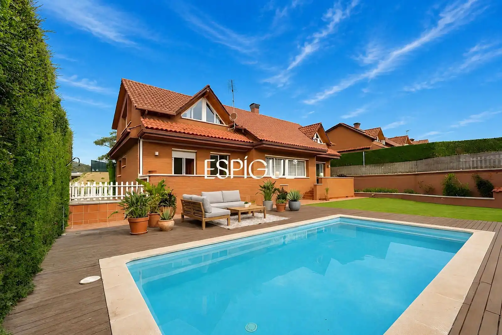Exterior view of Houses for sale in Sant Cugat del Vallès  with Air Conditioner, Heating and Storage room
