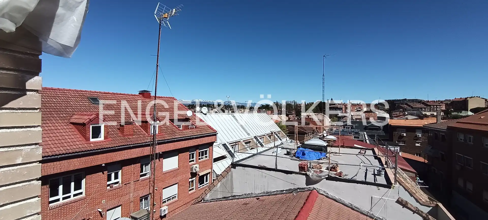 Vista exterior de Dúplex en venta en Las Rozas de Madrid con Aire acondicionado, Calefacción y Terraza