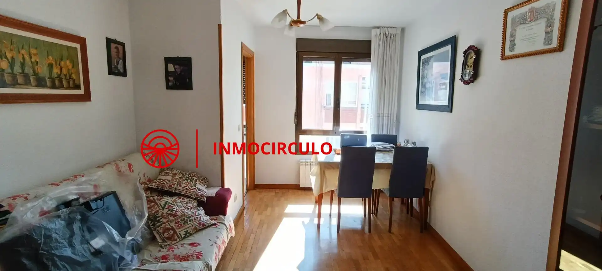 Habitación de Apartamento en venta en Burgos Capital con Calefacción y Amueblado