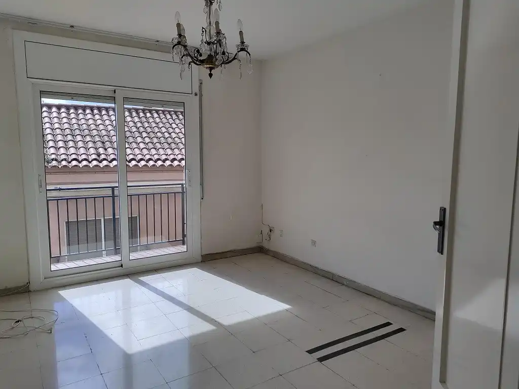 Sala de estar de Piso en venta en El Papiol con Balcón