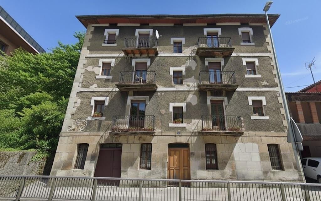 Vista exterior de Piso en venta en Usansolo con Balcón