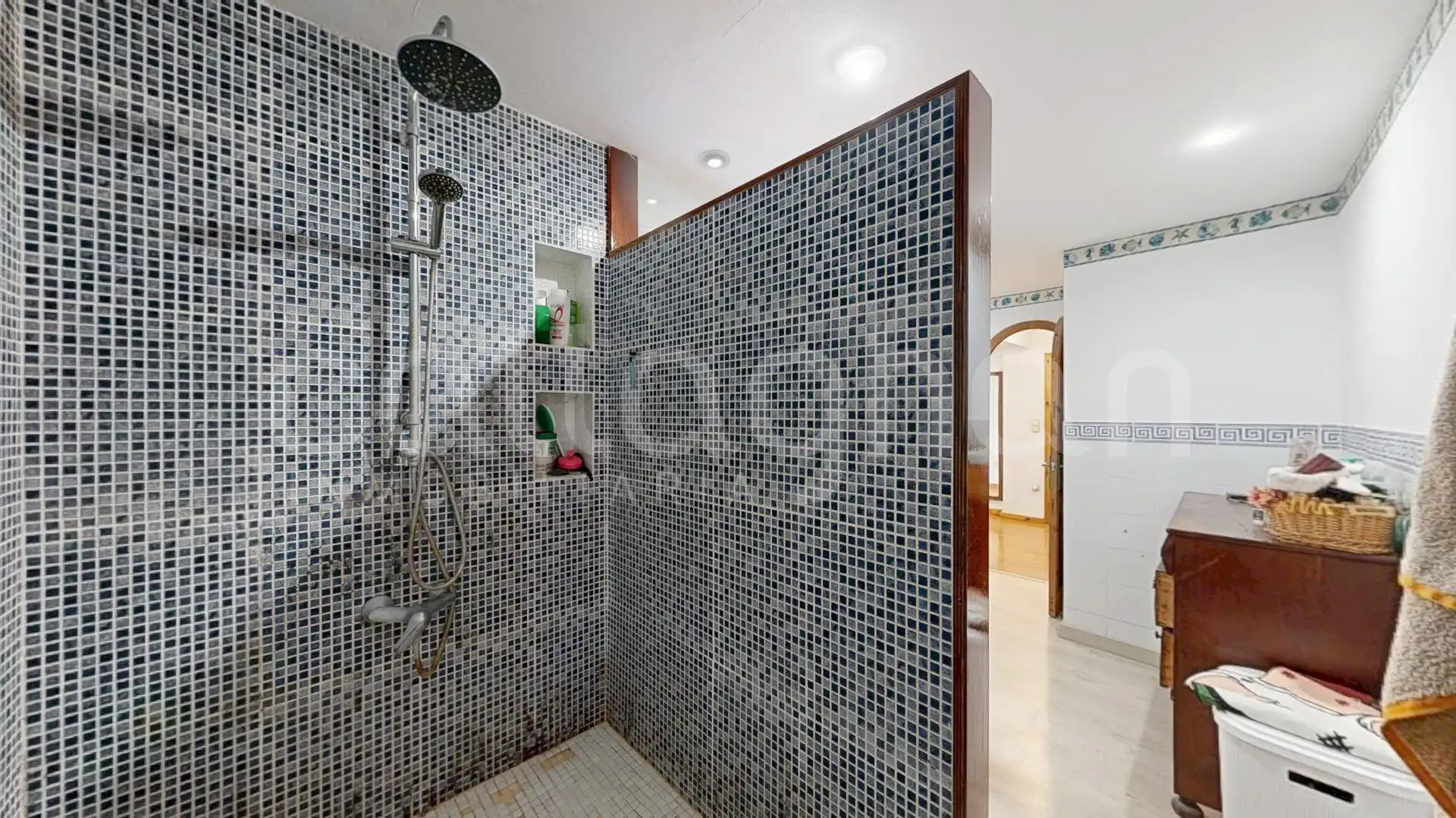 Badezimmer von Wohnung zum Verkauf in Rocafort mit Balkon