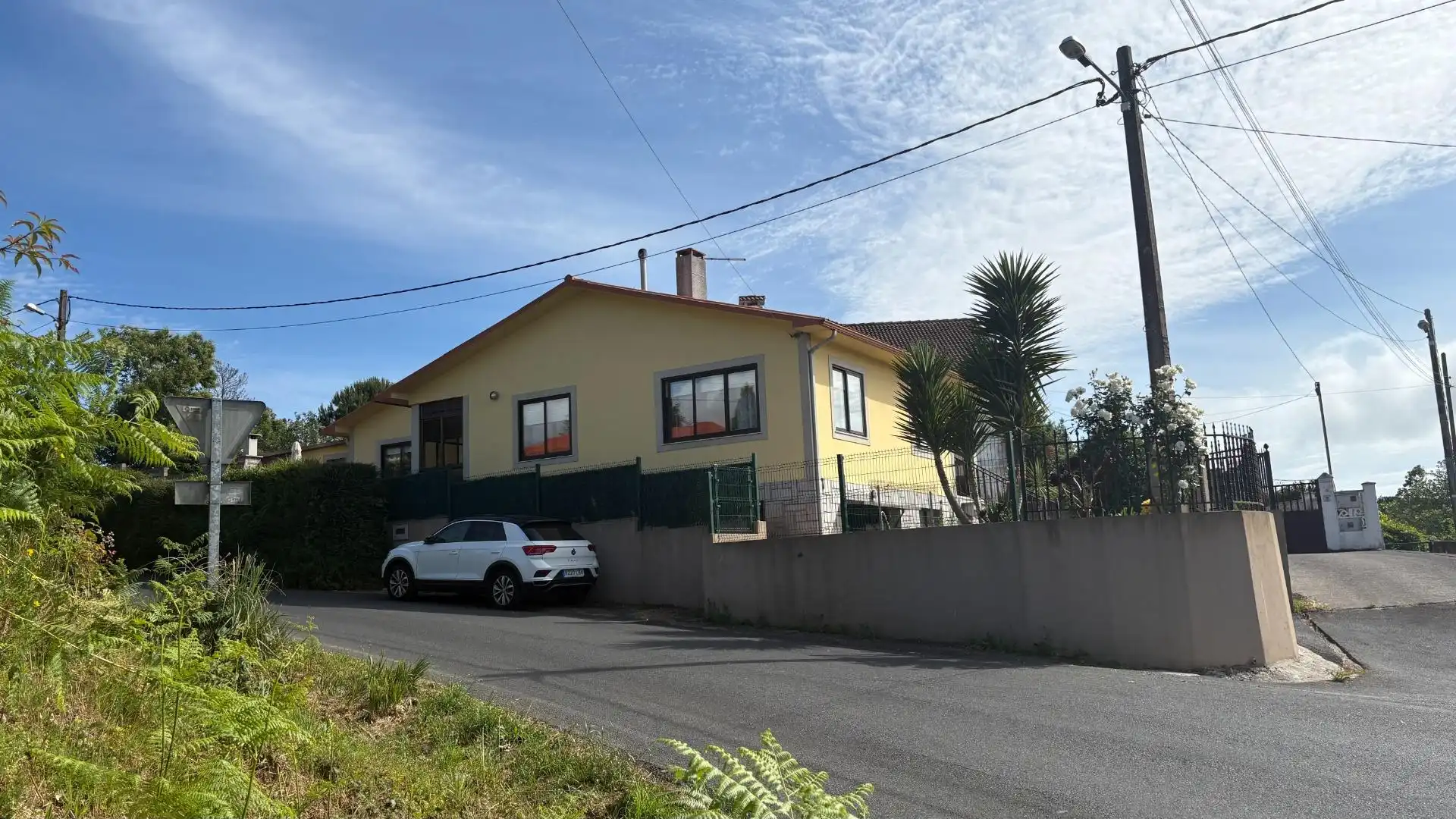 Vista exterior de Casa o xalet en venda en Mugardos amb Calefacció