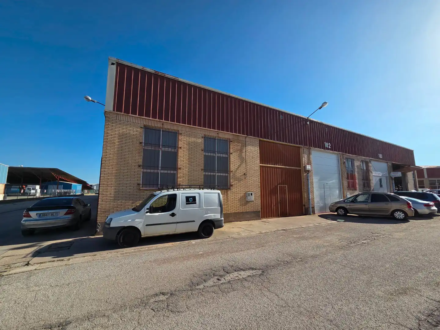 Vista exterior de Nave industrial en venta en Burgos