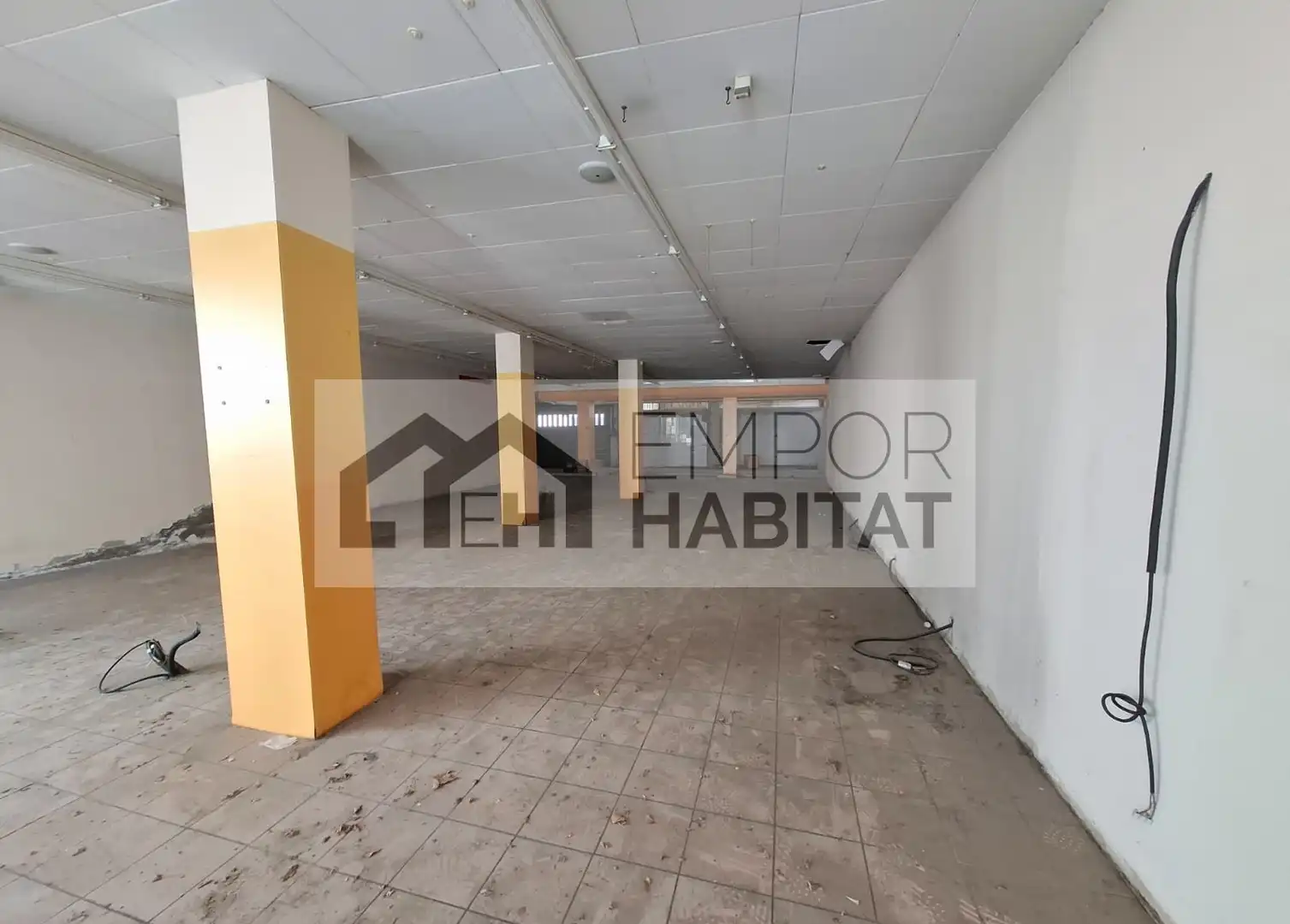 Local comercial en venta en Carrer Cabrafiga, imagen 4