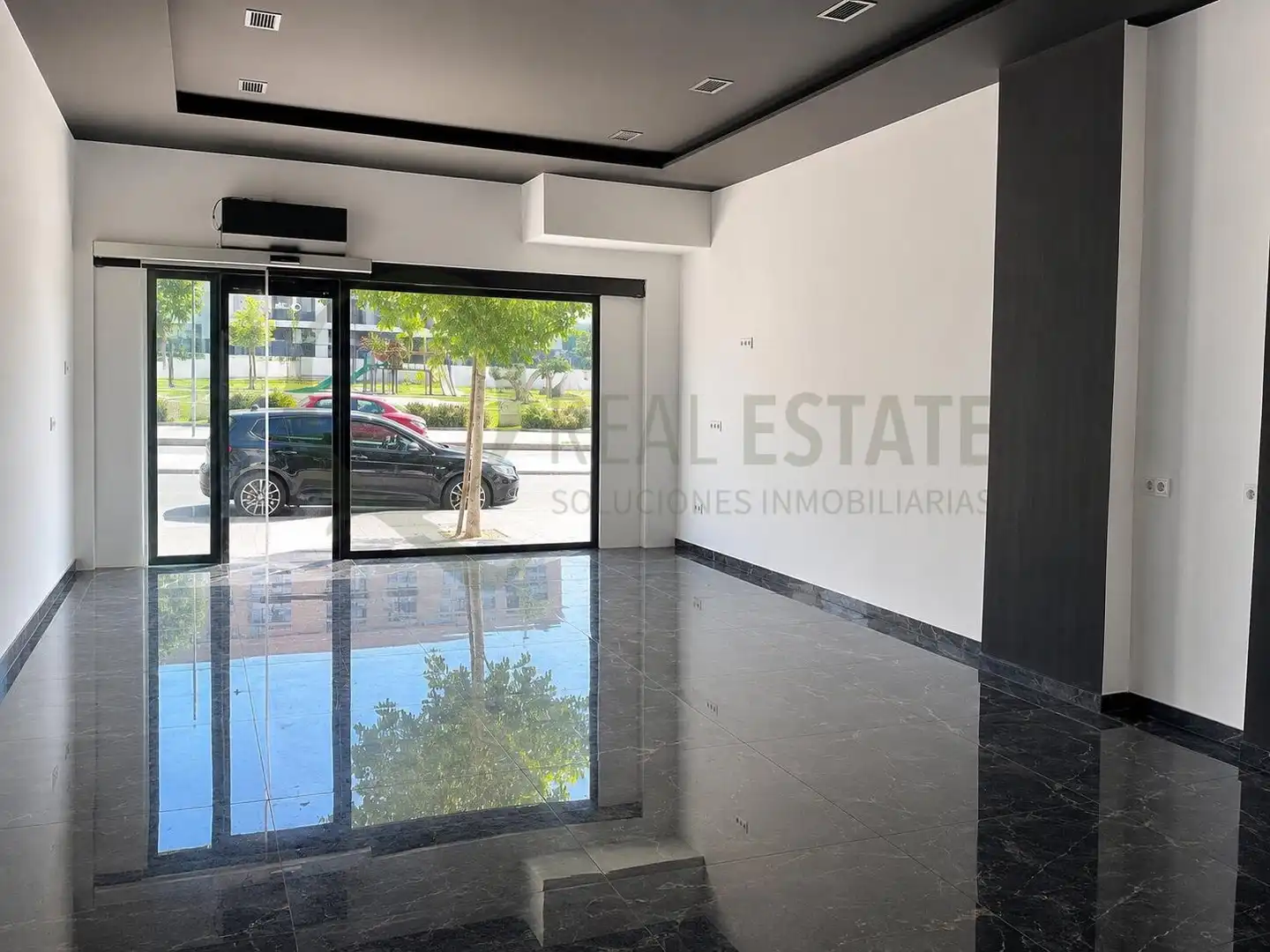 Commercial properties for sale in Alicante / Alacant  with Air Conditioner