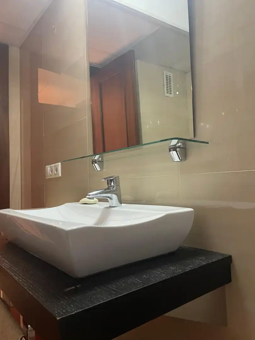 Baño de Piso de alquiler en Córdoba con Aire acondicionado, Terraza y Amueblado