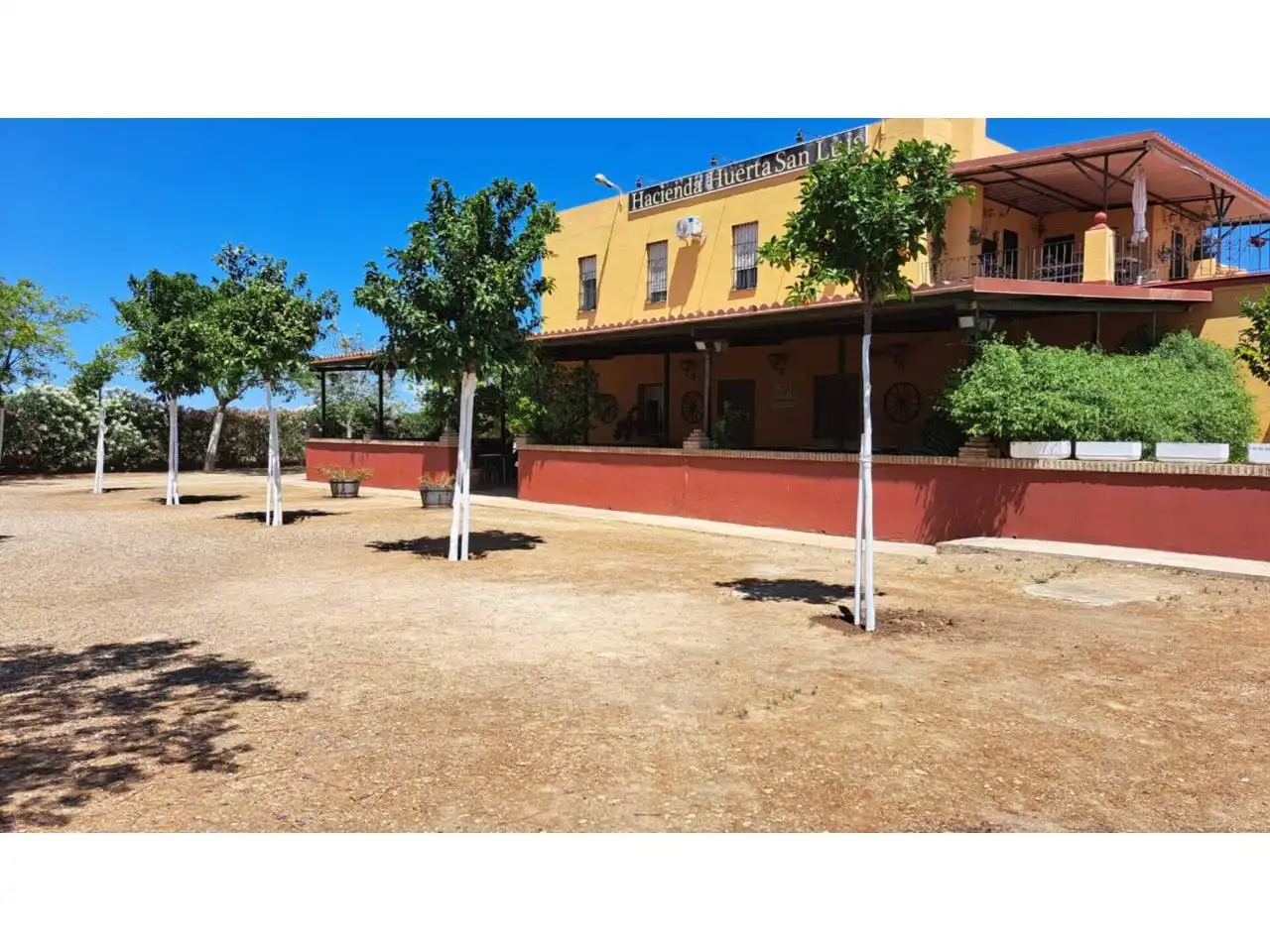 Casa rústica amb jardí en venda a Carretera Burguillos 1, imagen 2