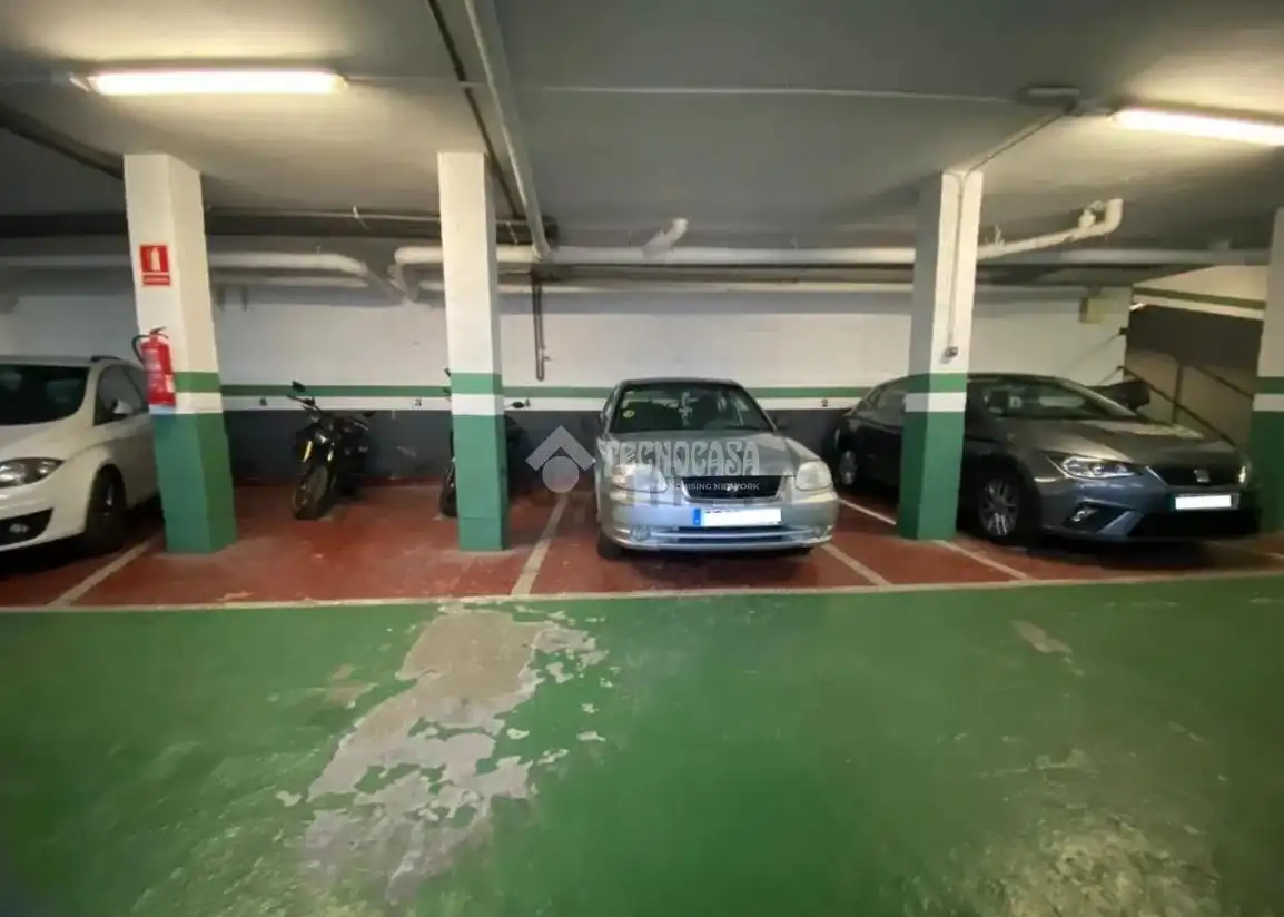 Aparcament de Garatge en venda en Santa Coloma de Gramenet