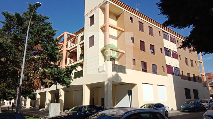 Vista exterior de Àtic en venda en Badajoz Capital amb Aire condicionat, Calefacció i Parquet