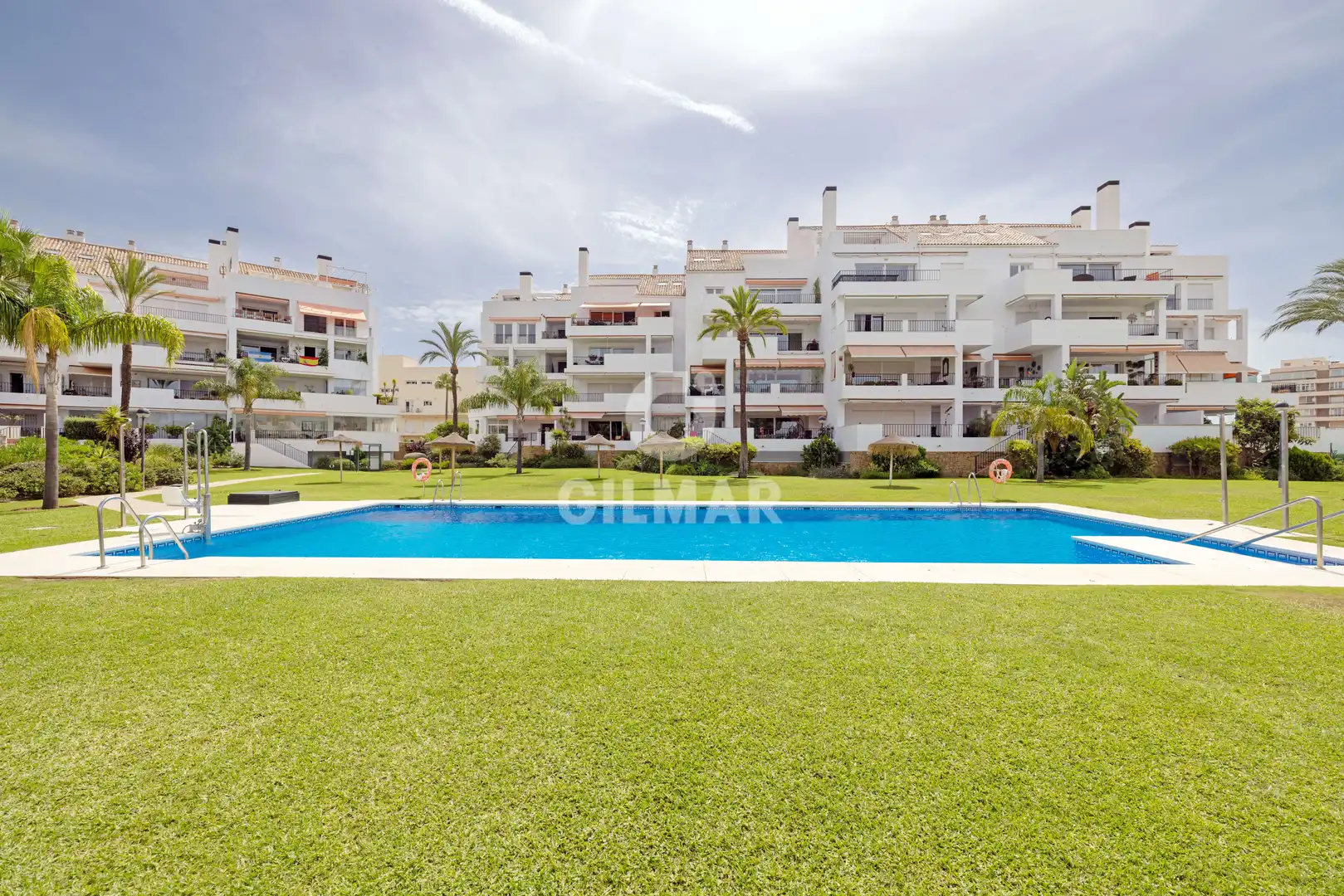 Vista exterior de Dúplex en venta en Benalmádena con Calefacción, Jardín privado y Piscina