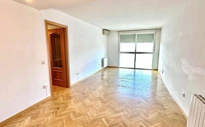 Living room of Flat for sale in Parla  with Air Conditioner and Terrace