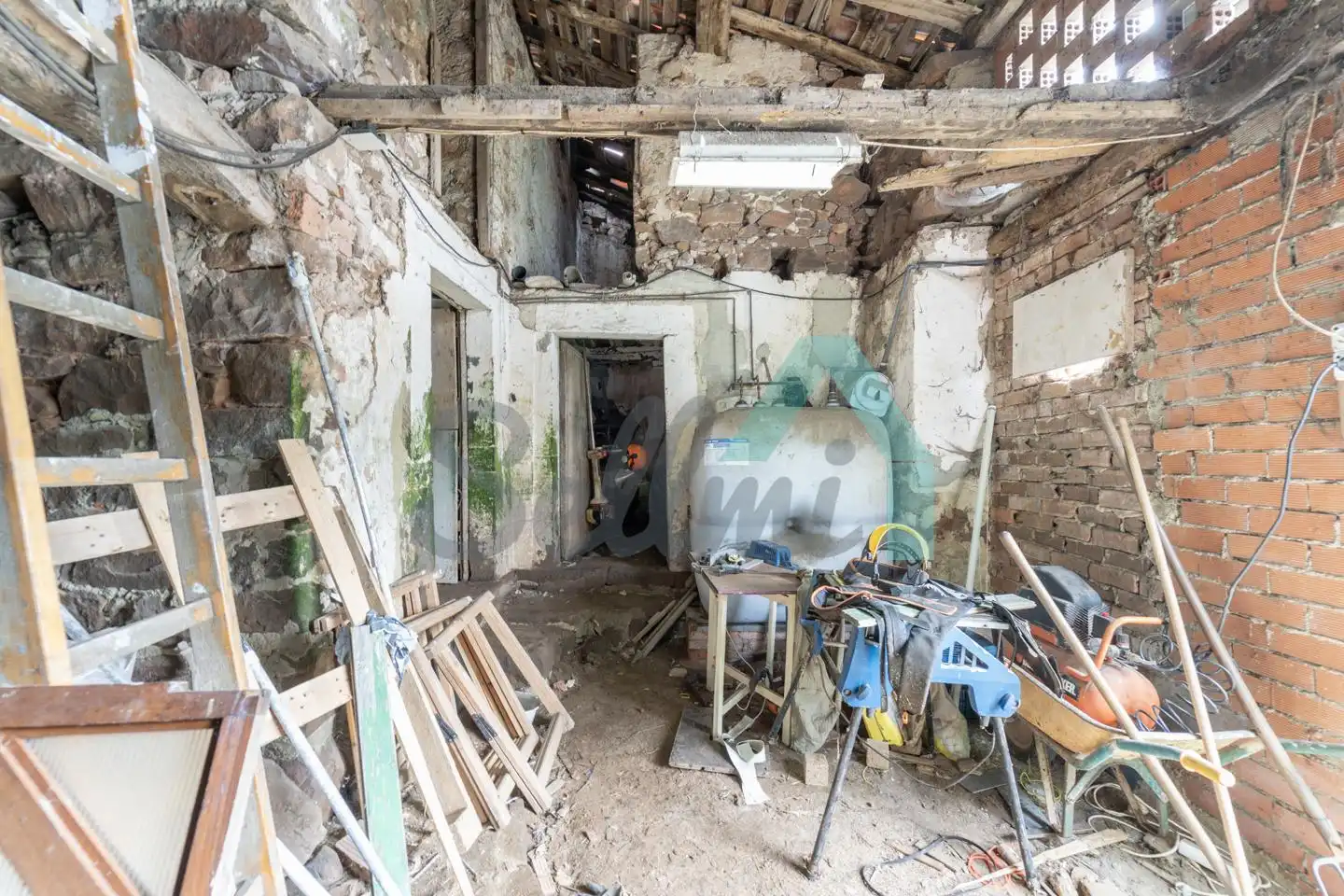 Einfamilien-Reihenhaus zum Verkauf in Carreño mit Heizung, Privatgarten und Parkett