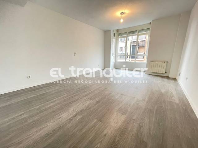 Piso en Alquiler en Calle Zaragoza en Las Dehesillas - Vereda de los Estudiantes