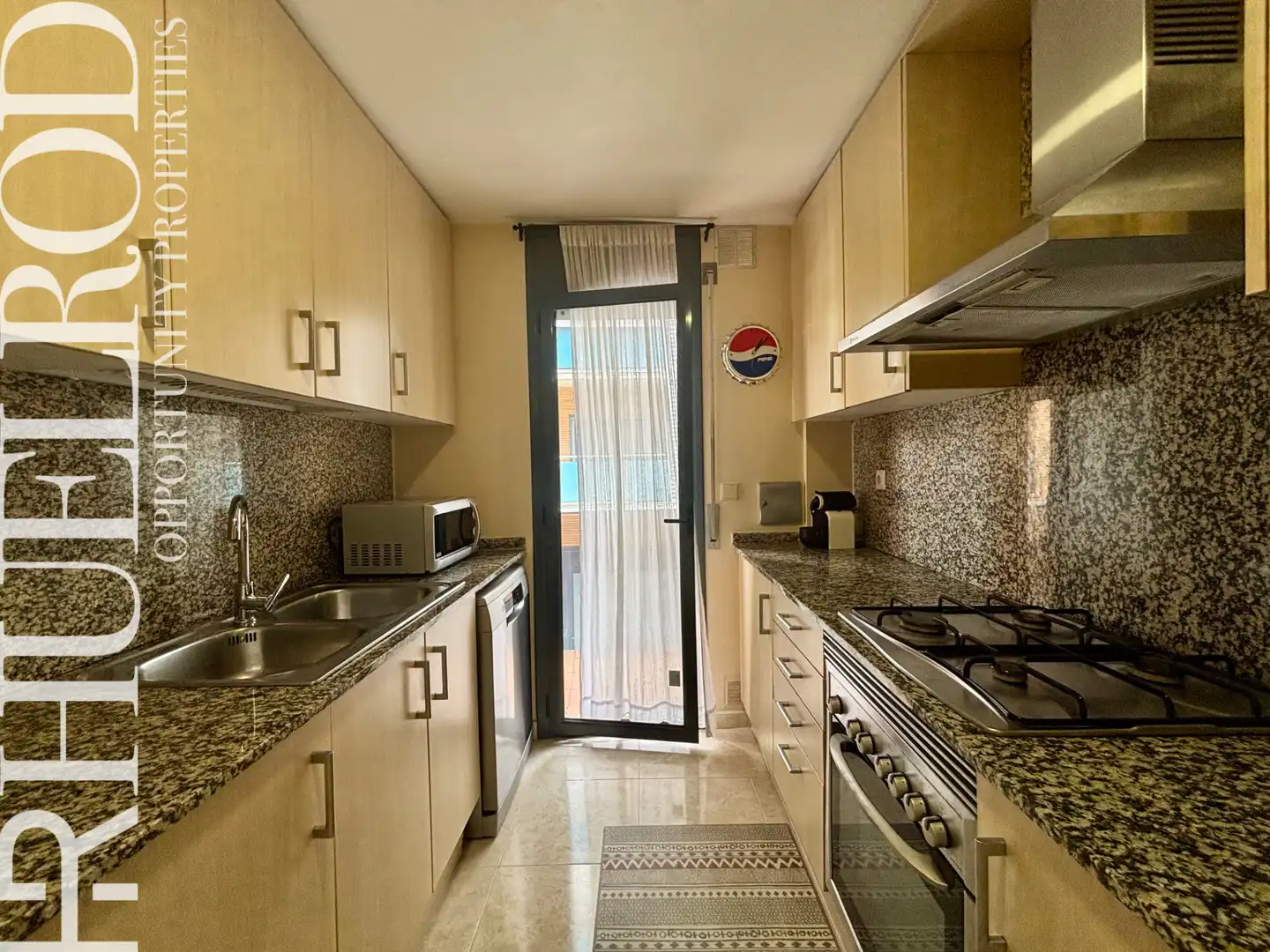 Küche von Wohnung zum Verkauf in Badalona mit Klimaanlage, Heizung und Parkett