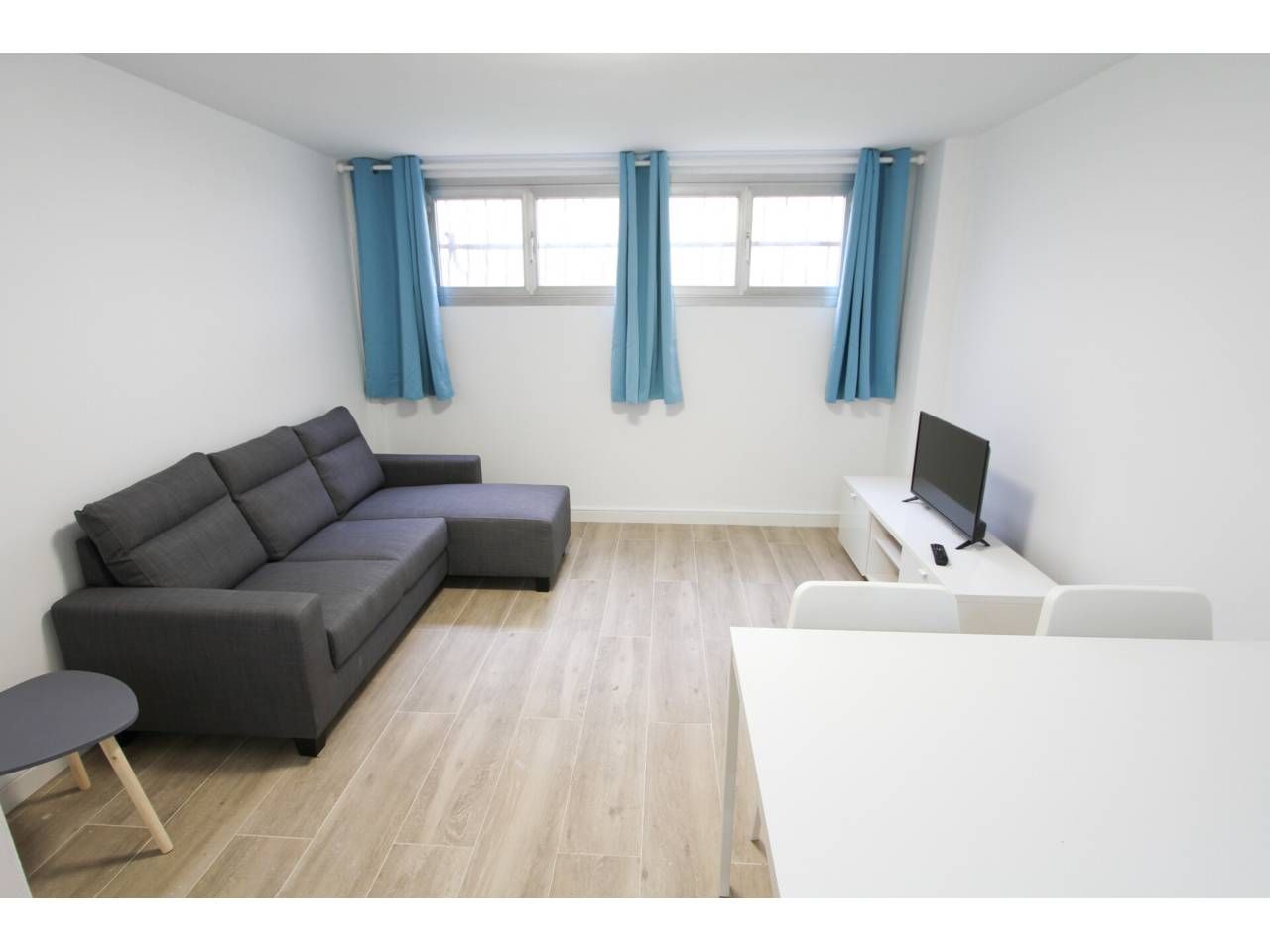 Sala d'estar de Pis de lloguer en L'Hospitalet de Llobregat amb Moblat