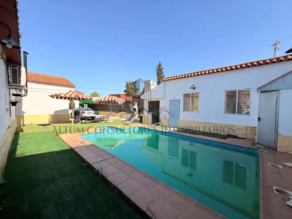Piscina de Casa o xalet en venda en Alcalá de Guadaira