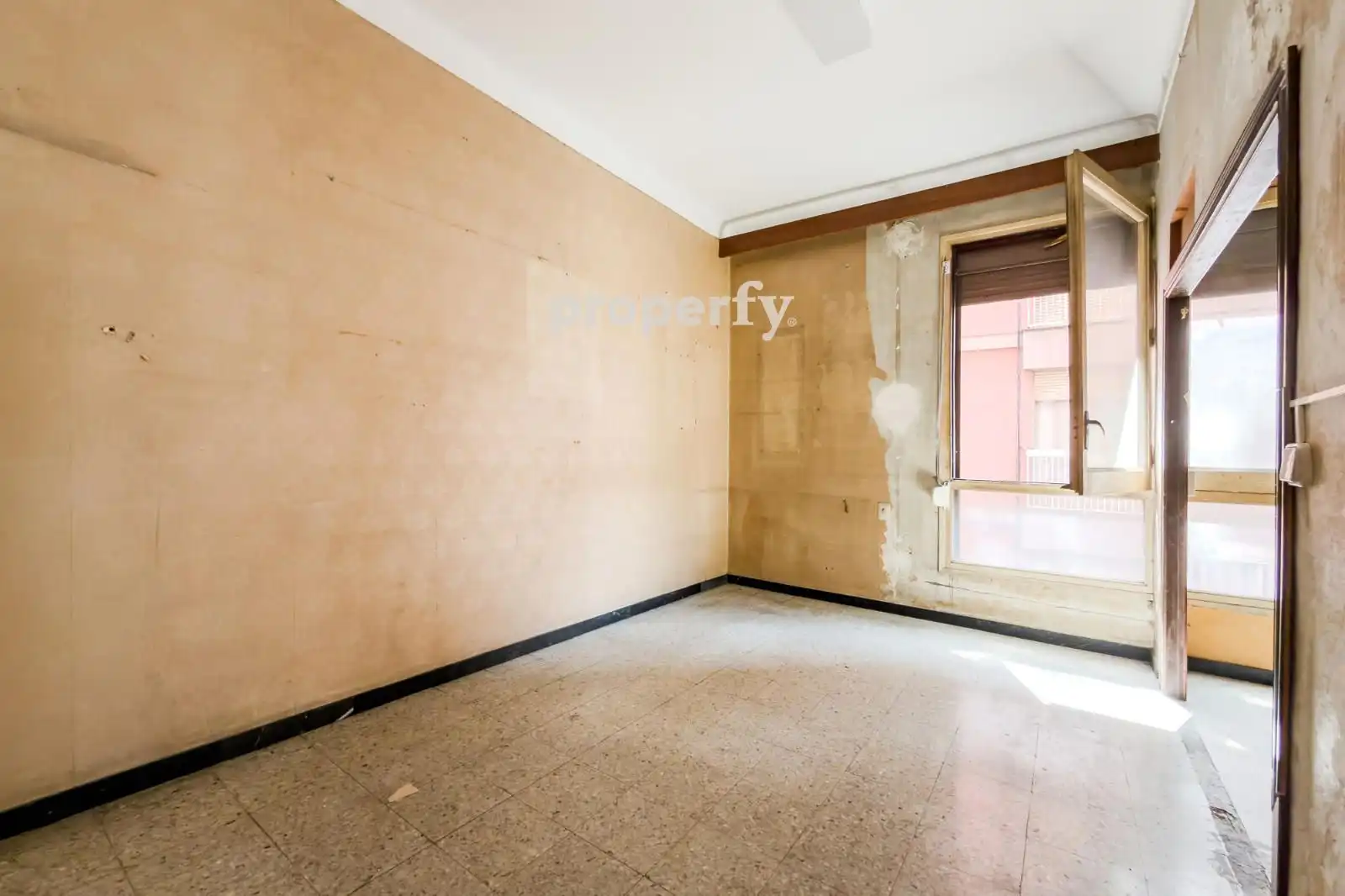 Habitación de Piso en venta en Barcelona con Calefacción, Terraza y Balcón