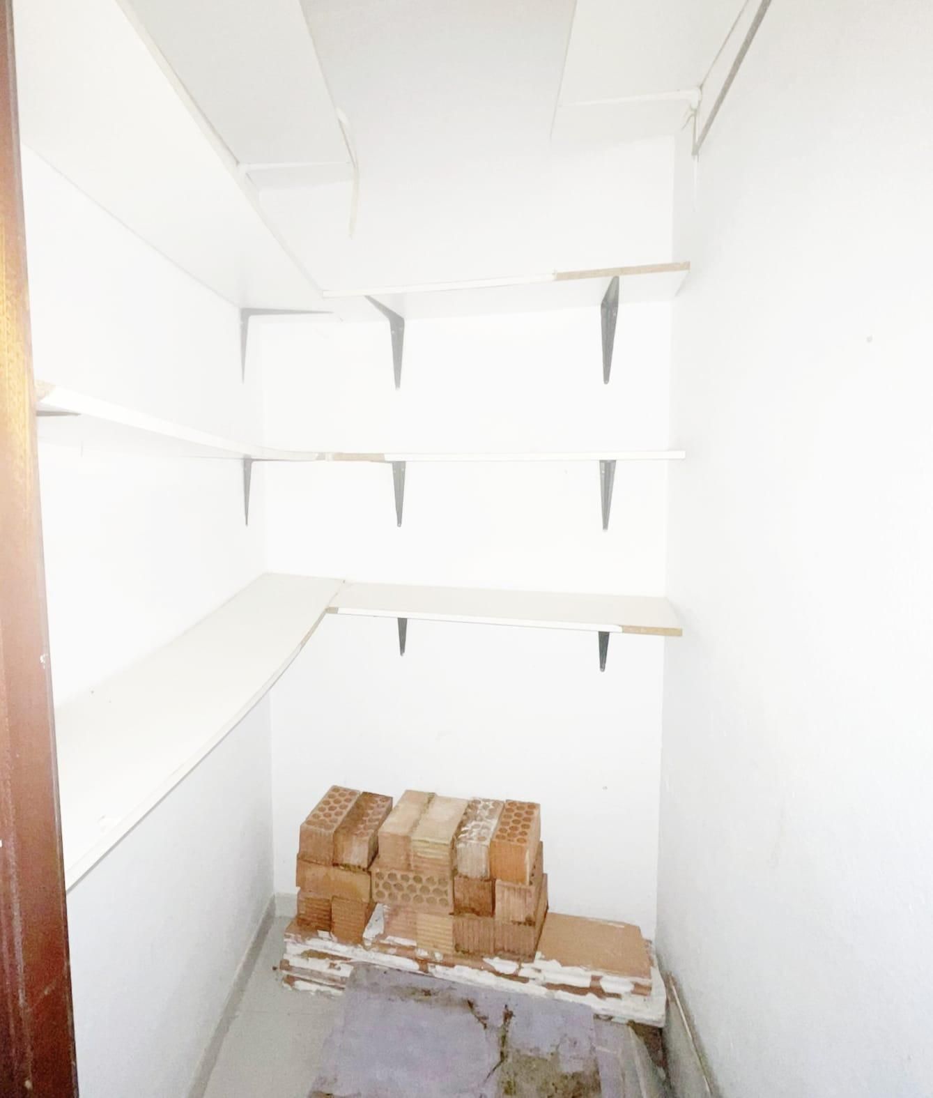 Flat for sale in  Sevilla Capital  with Balcony