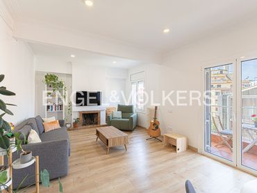 Piso con balcón en venta en Eixample