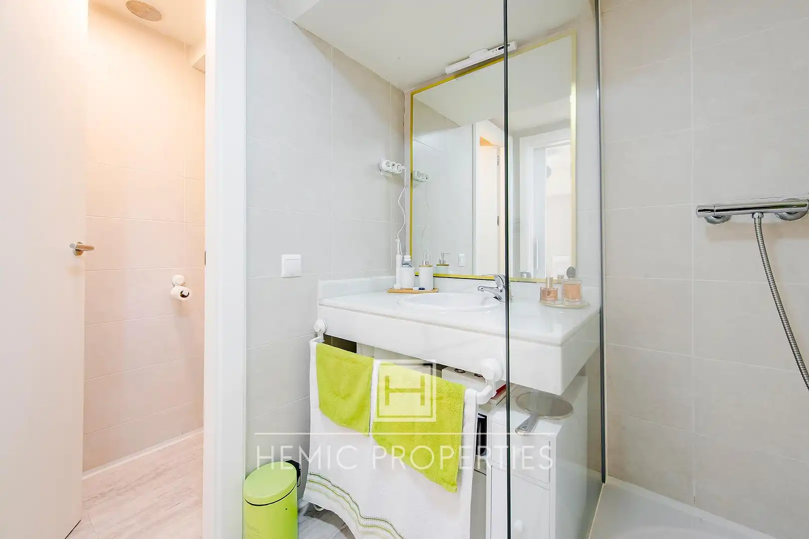 Badezimmer von Dachboden zum Verkauf in Tres Cantos mit Klimaanlage, Privatgarten und Terrasse