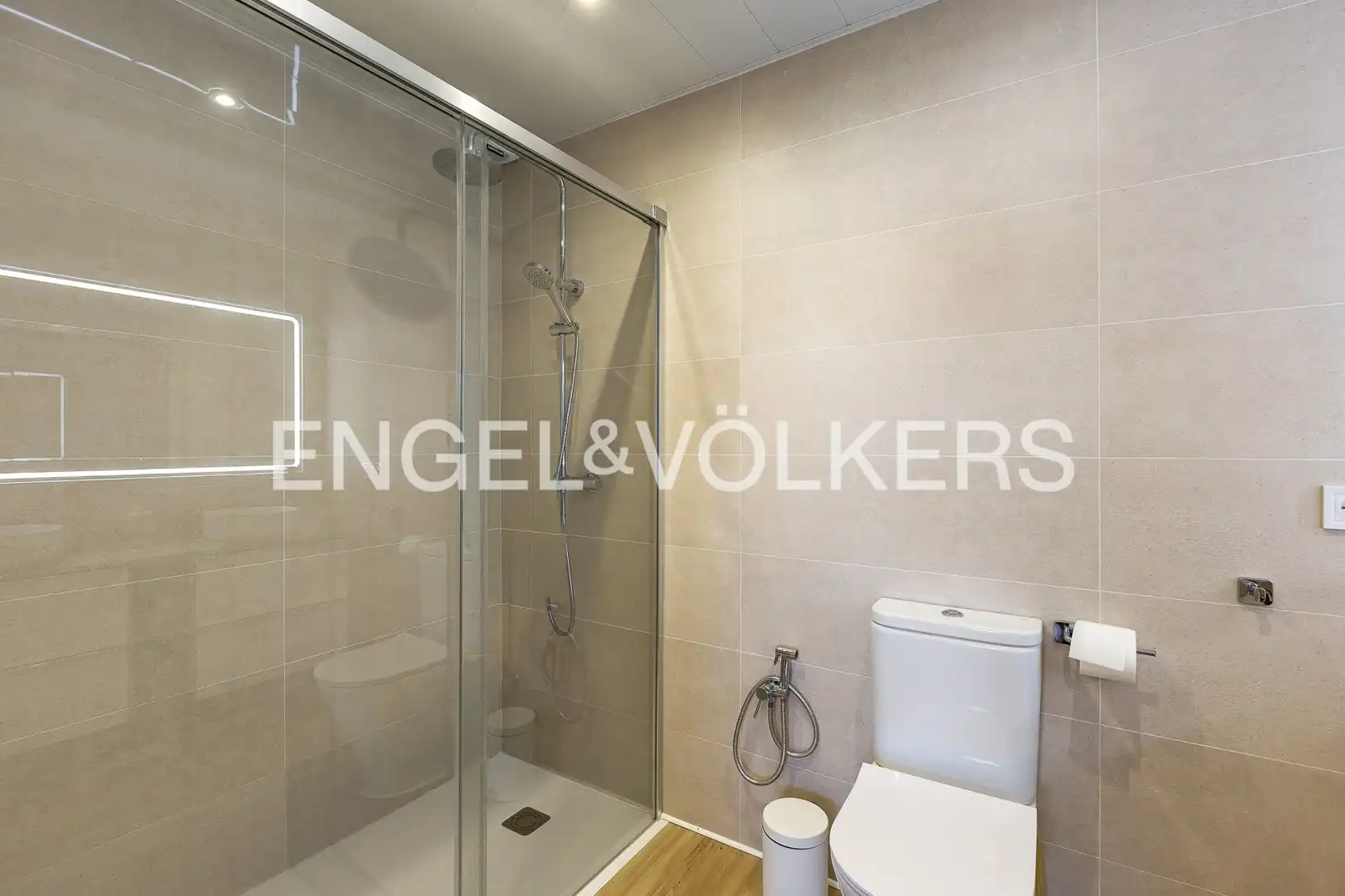Baño de Casa o chalet en venta en Vilanova i la Geltrú con Aire acondicionado, Calefacción y Terraza