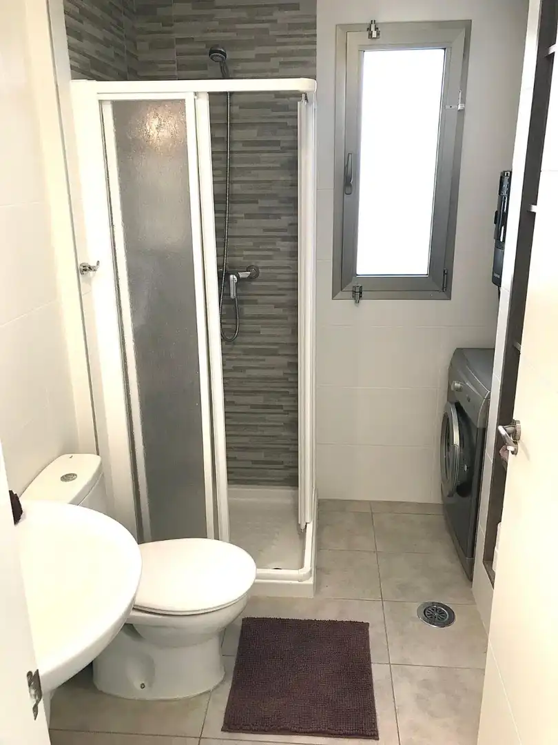 Badezimmer von Wohnungen zur Miete in Orihuela mit Klimaanlage, Schwimmbad und Möbliert