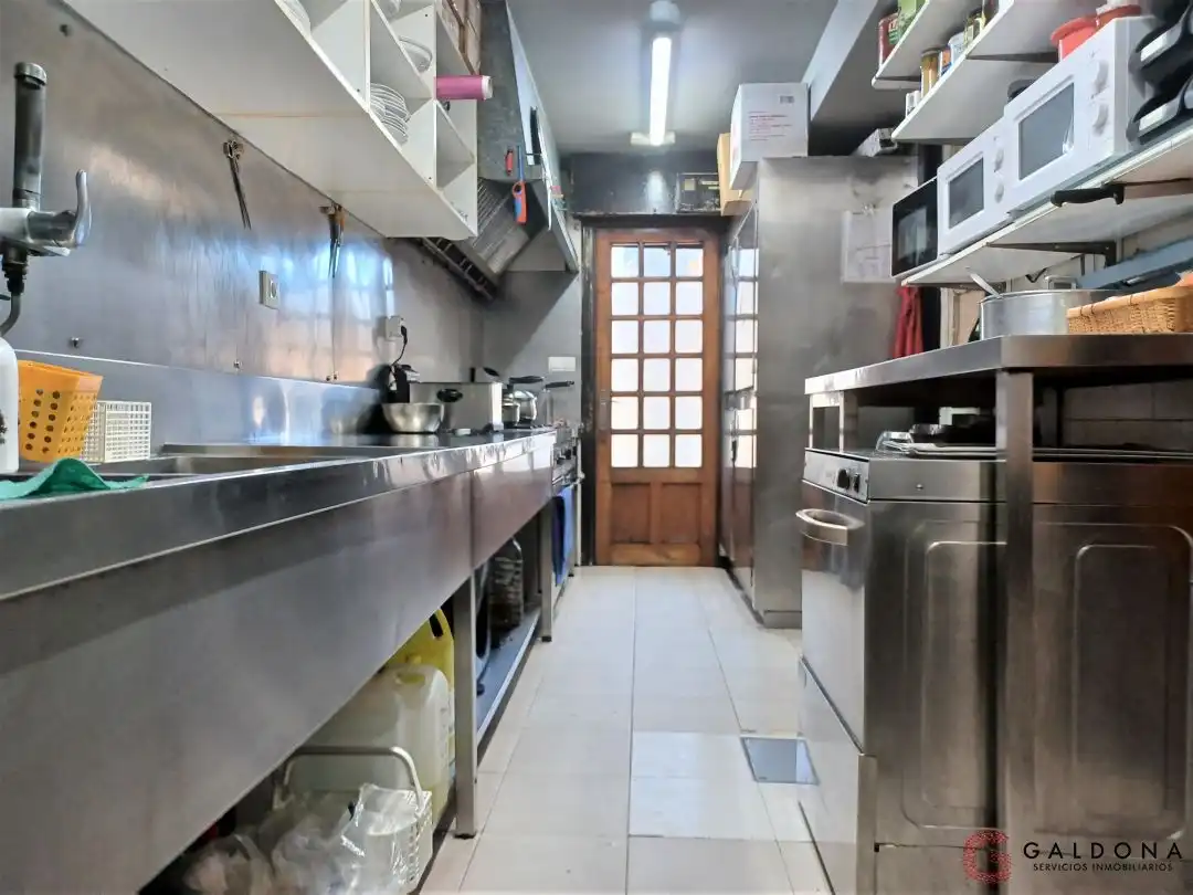 Cuina de Local en venda en Donostia - San Sebastián  amb Aire condicionat