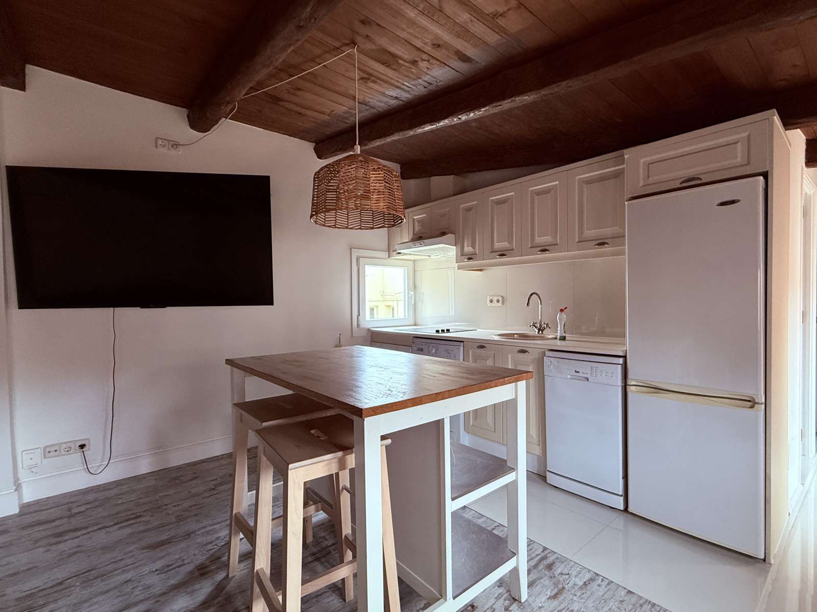 Cocina de Apartamento para compartir en  Madrid Capital con Aire acondicionado, Terraza y Amueblado