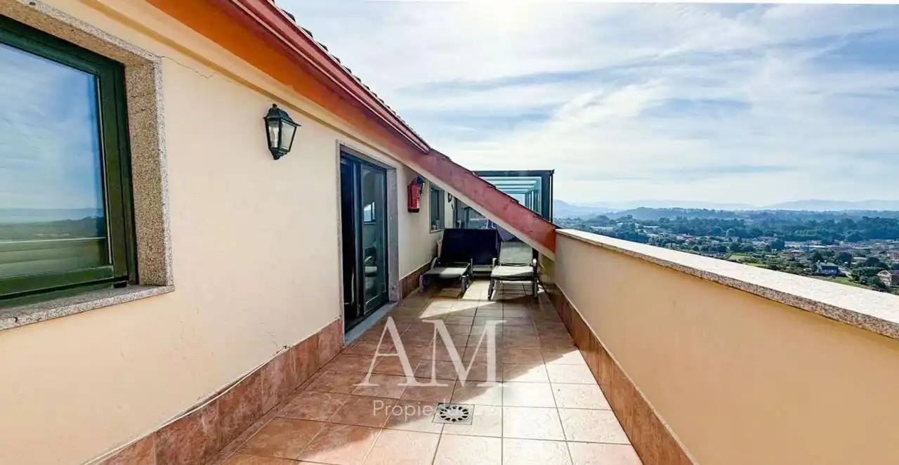 Terrassa de Casa o xalet en venda en Ponteareas amb Calefacció, Jardí privat i Terrassa