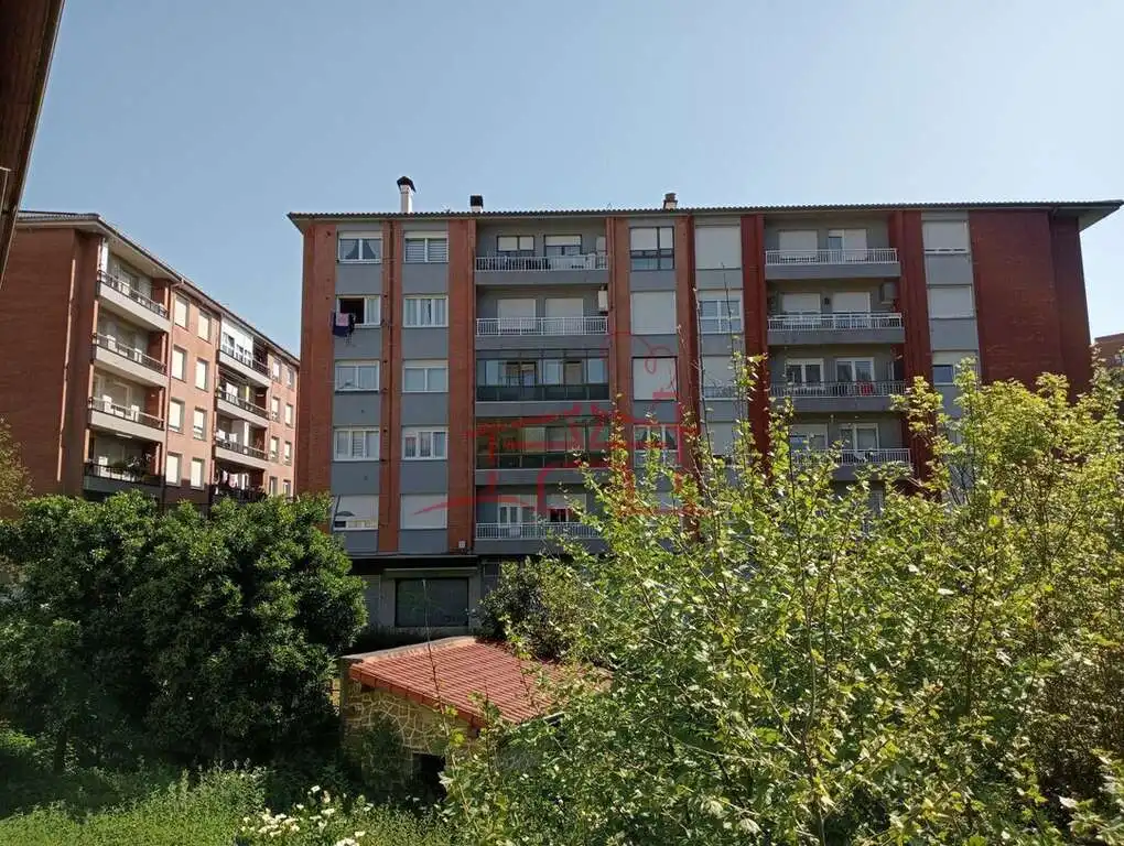 Vista exterior de Piso en venta en Iurreta con Calefacción y Balcón